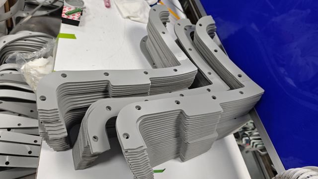 Cruth Saincheaptha Foam Silicone Do Insliú Ceallraí Auto