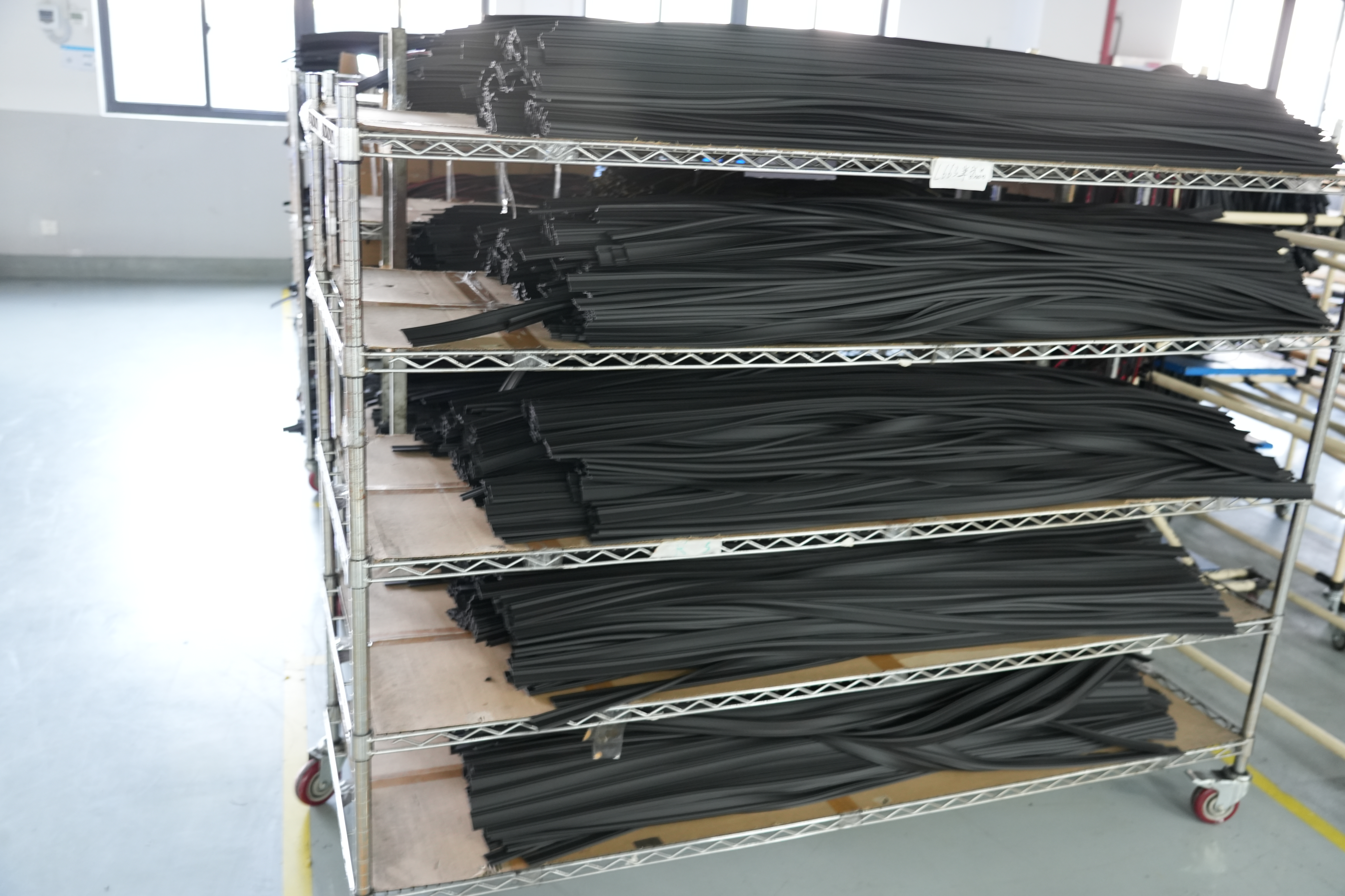 အဆင့်မြင့် EPDM ရော်ဘာ Extrusion ဖြေရှင်းချက်- ပရိုဖိုင်များ၊ Gaskets